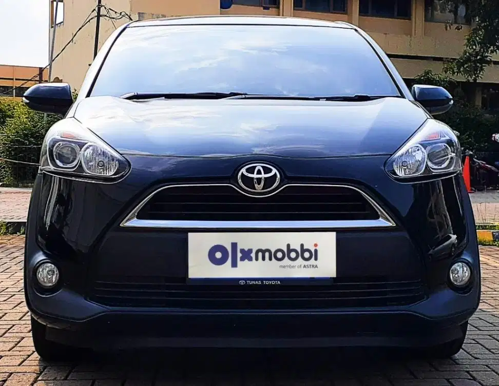 TDP 9,JT, Toyota Sienta 1.5 V Bensin-AT Hitam 2019
