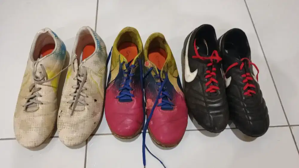 Sepatu futsal & bola