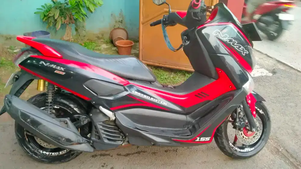 Yamaha n max limited edision