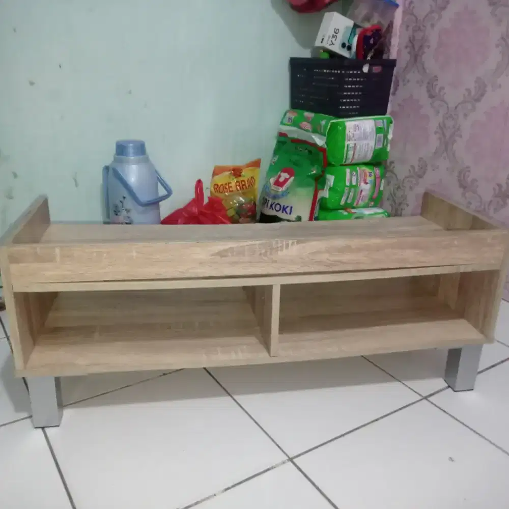 Di jual meja tv ukuran 80x30 
Estetik