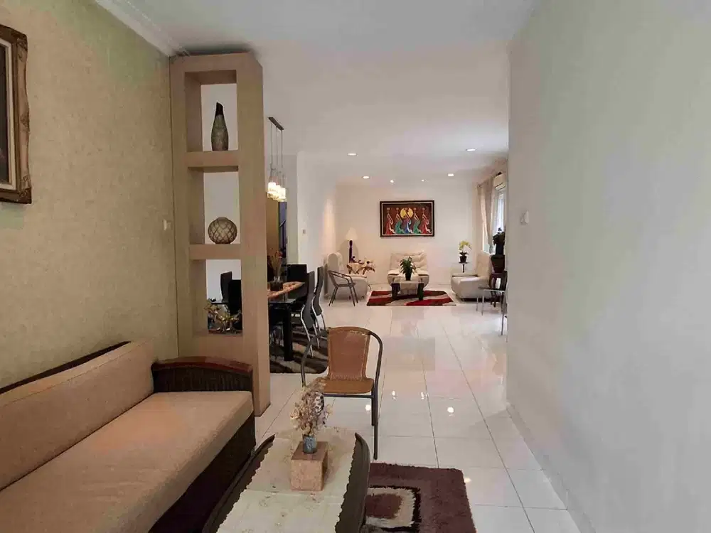 DIJUAL RUMAH MURAH 2 LANTAI DI CLUSTER EKSKLUSIF DEKAT KOMERSIAL!