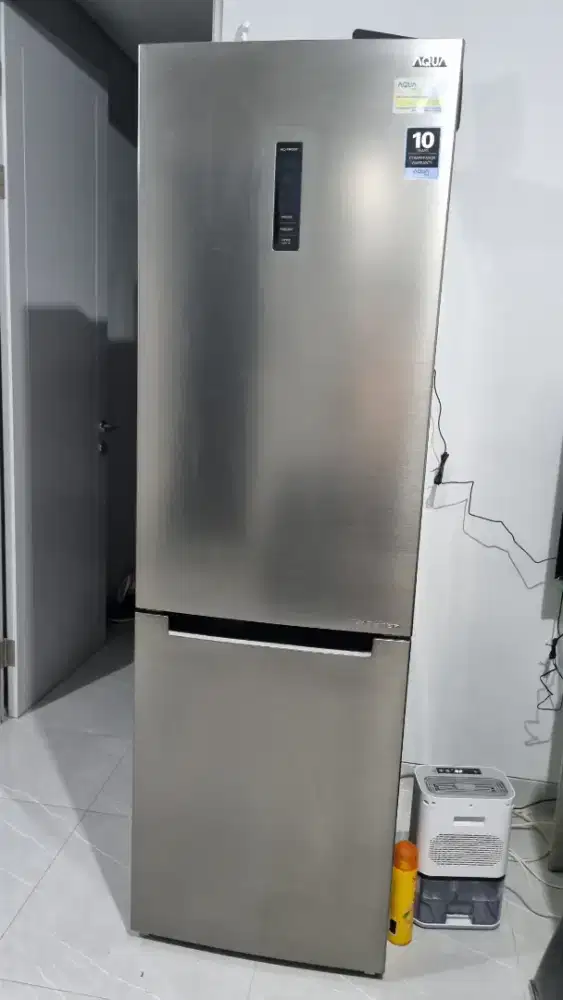 Dijual Kulkas AQUA inverter 380liter