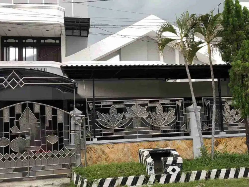 SEWA Rumah SiapHuni, row jalan Lebar, Bisa untuk kantor/usaha Kertajaya Indah Timur