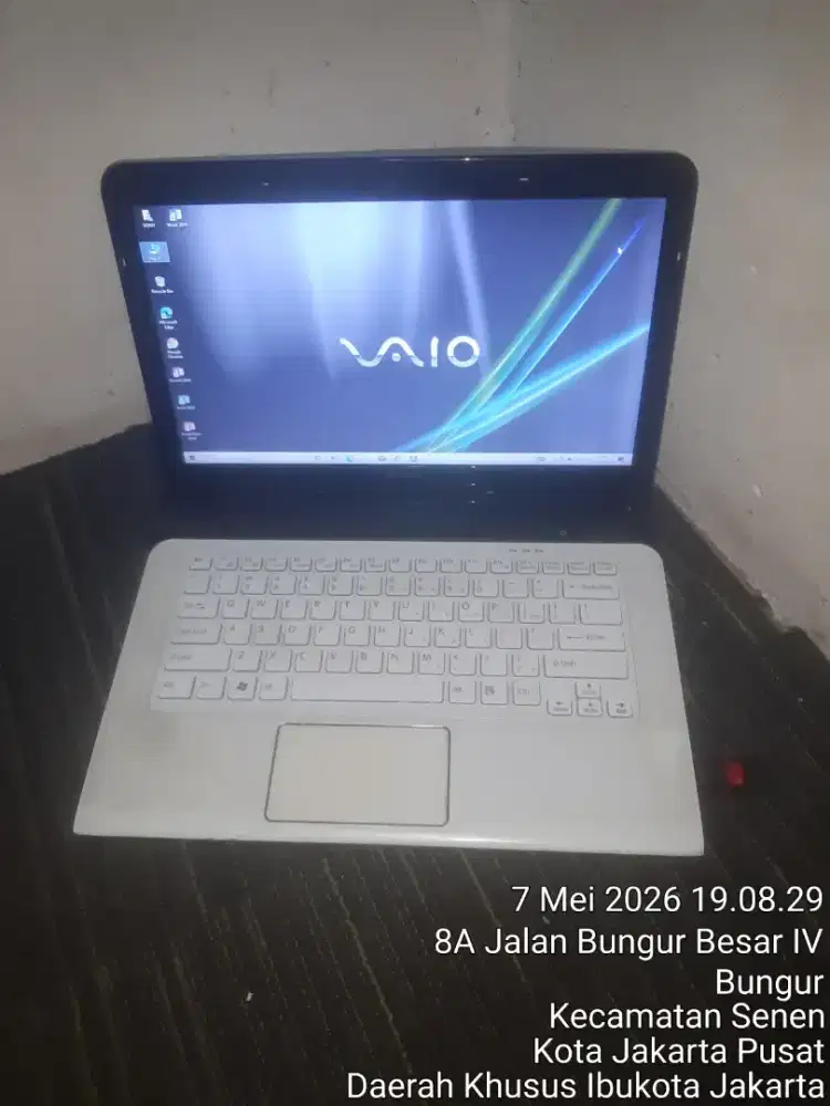 SONY VIO SVE141B11W-core i3 2370