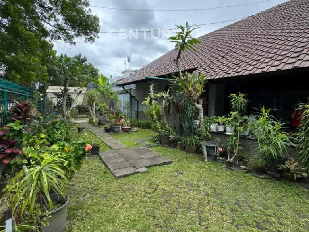 Rumah Besar Cocok Untuk Cafe, Kostan Atau Usaha Sayap Pahlawan