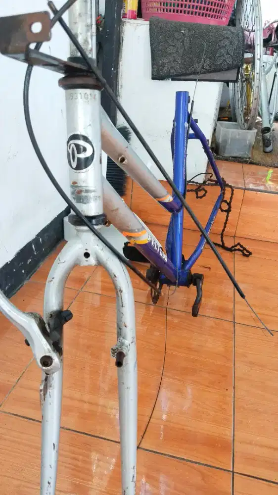 Frame set polygon sierra ring 26