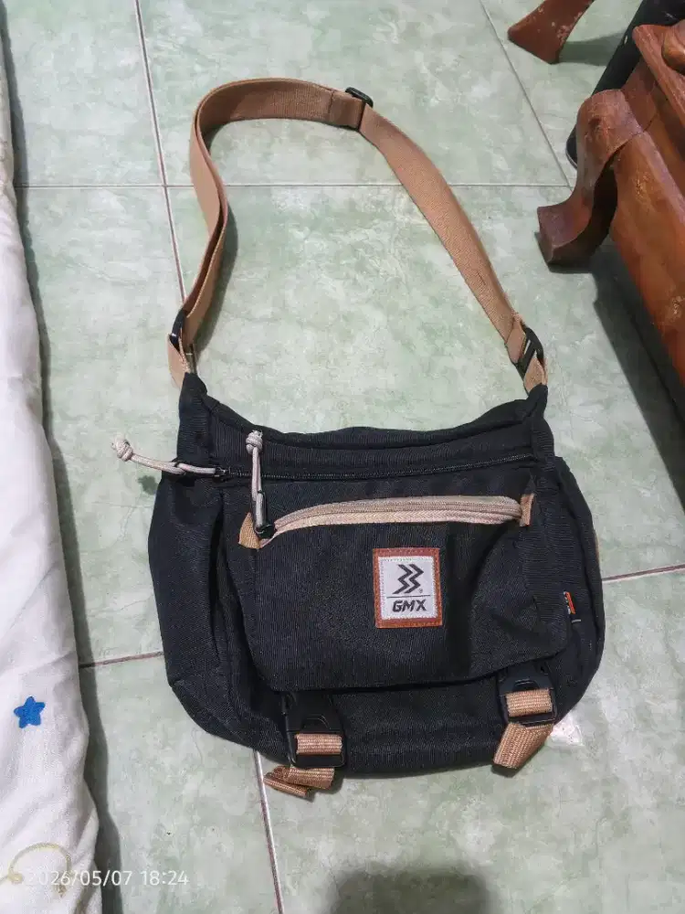 Tas Selempang Geoff Max