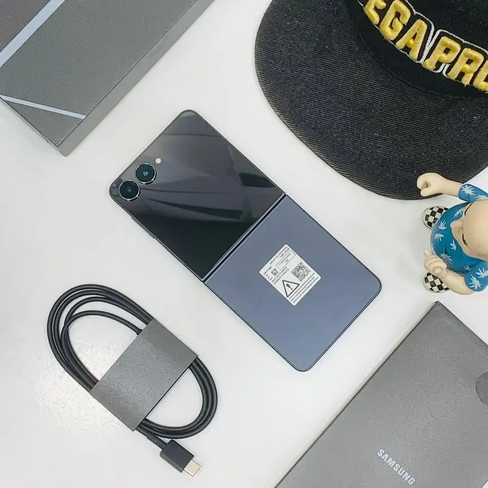 Second samsung,z flip 7,12/256gb,black