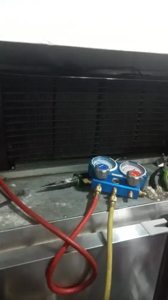 jasa servis ac kulkas frezer showcase mesin cuci dan bongkar pasang ac