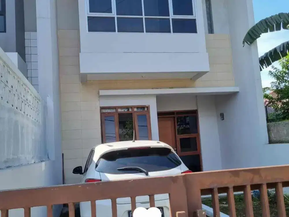 Disewakan Rumah 2 Lantai Di Cisaranten