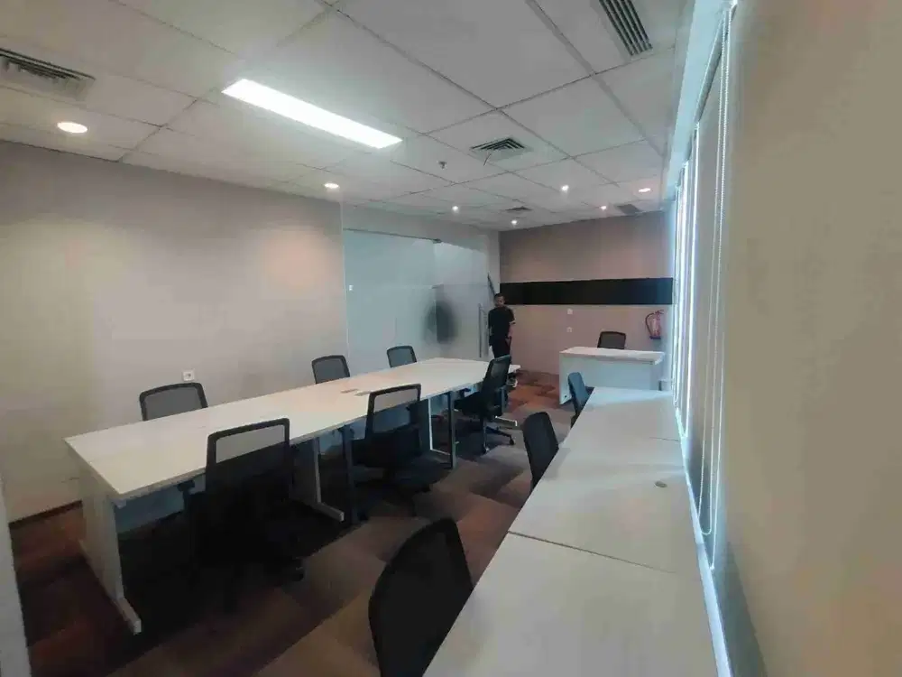Disewakan Ruang Kantor Furnish 10 Meja Kursi Sudah Lengkap Furnish Murah Pakarti Center