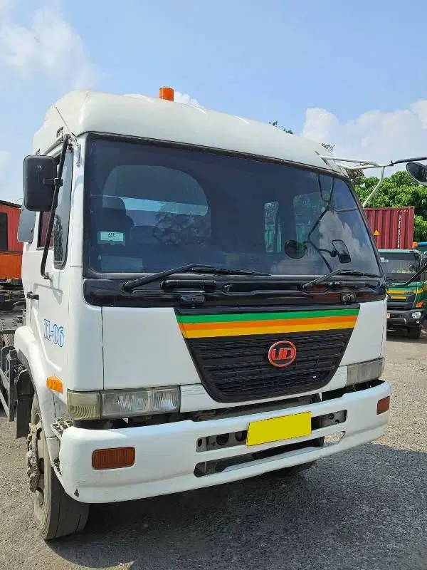 Di jual Nissan Tractor head CWA 260 HT