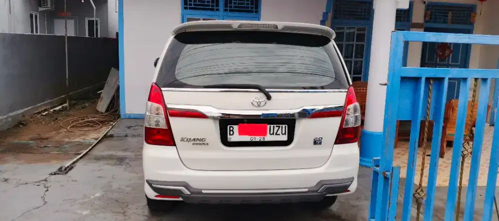 Toyota Innova 2.0 E 2013 metic. upgrade G barong. record fullset.