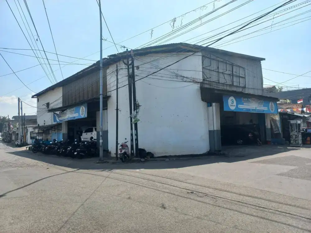 Dijual Rumah Usaha/Bengkel Murah di Jalan Raya Medokan Semampir