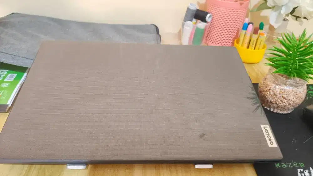 Lenovo thingkpad Ryzen 5 RAM 16GB SSD 512GB