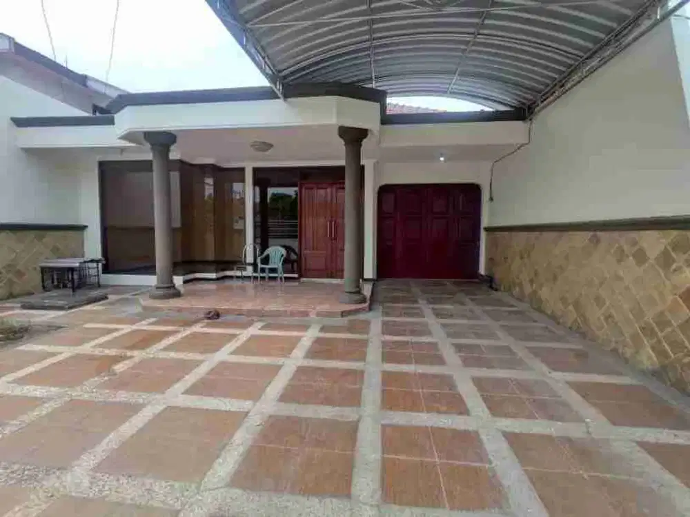 Dijual/ disewakan Kutisari Selatan