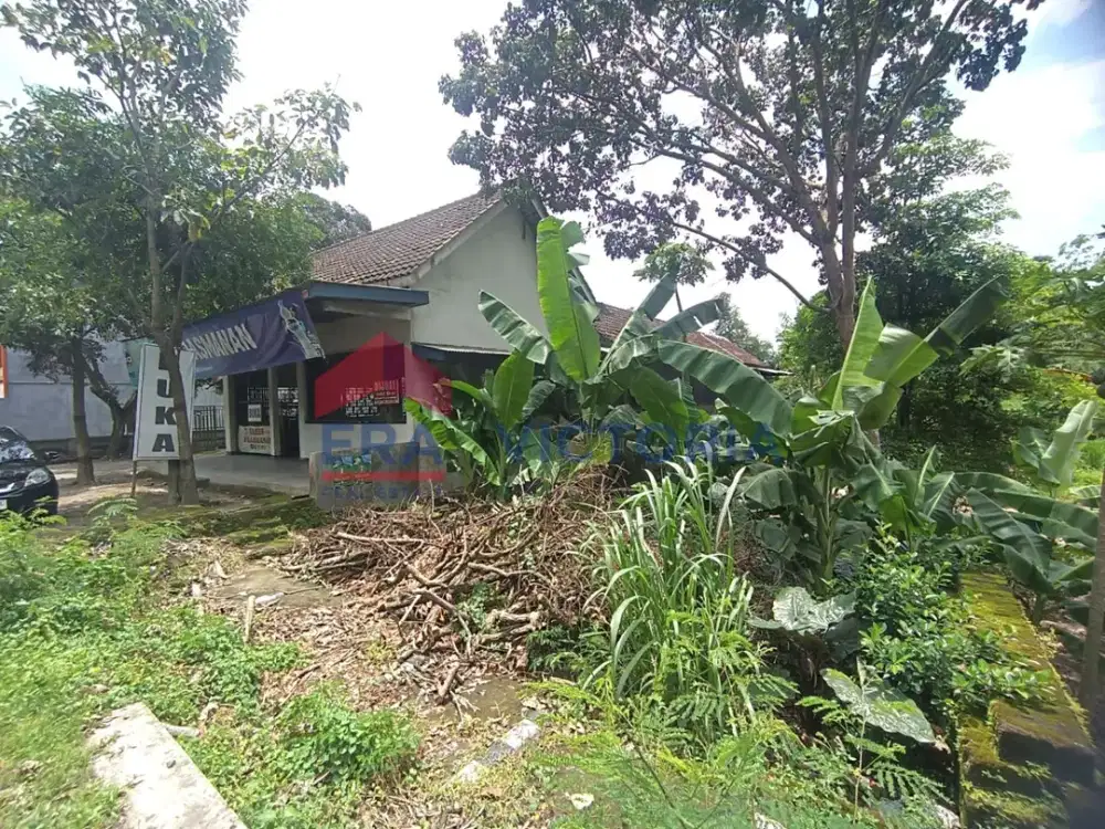 Ruang Usaha Kandat Kab Kediri Jalan Provinsi Area Parkir Luas