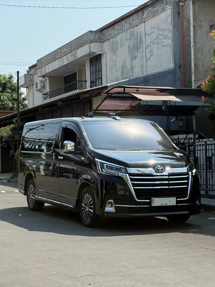 Toyota Granace 2.8 Diesel 2023