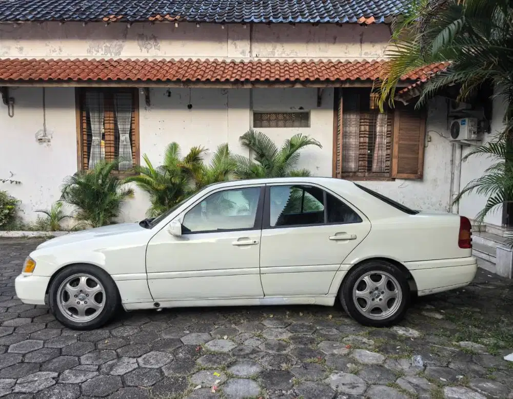 Mercy w202 C180 1995
