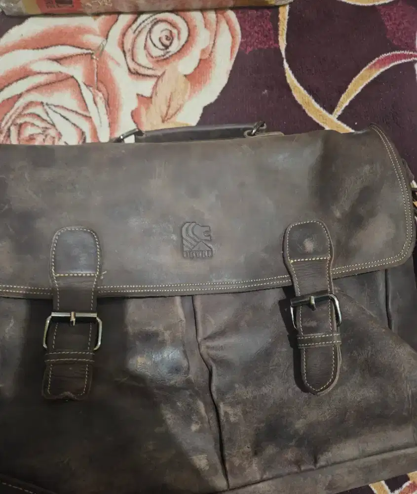 Tas Kulit Laki2 Reven