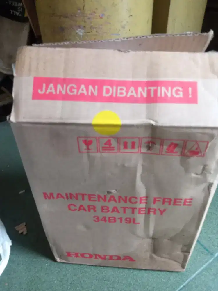 Aki mobil bekas aki mobil sity bawaan,udah ganti baru yg baru 250k