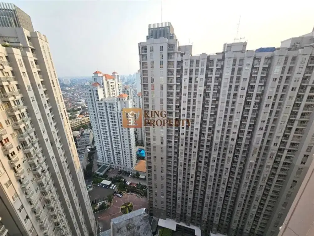 2BR Royal Mediterania Garden Garden View Modern Clean Interior, Dekat Neo Soho & Citraland