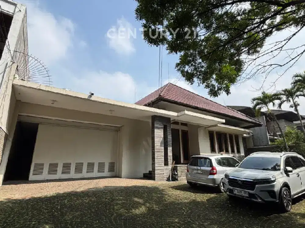 RUMAH LUX, CANTIK, LUAS, DEKAT MALL PVJ BANDUNG