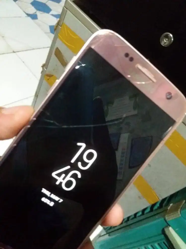 Samsung galaxy s7 flat
