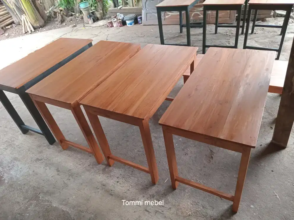 Meja kayu ukuran 120x60x75