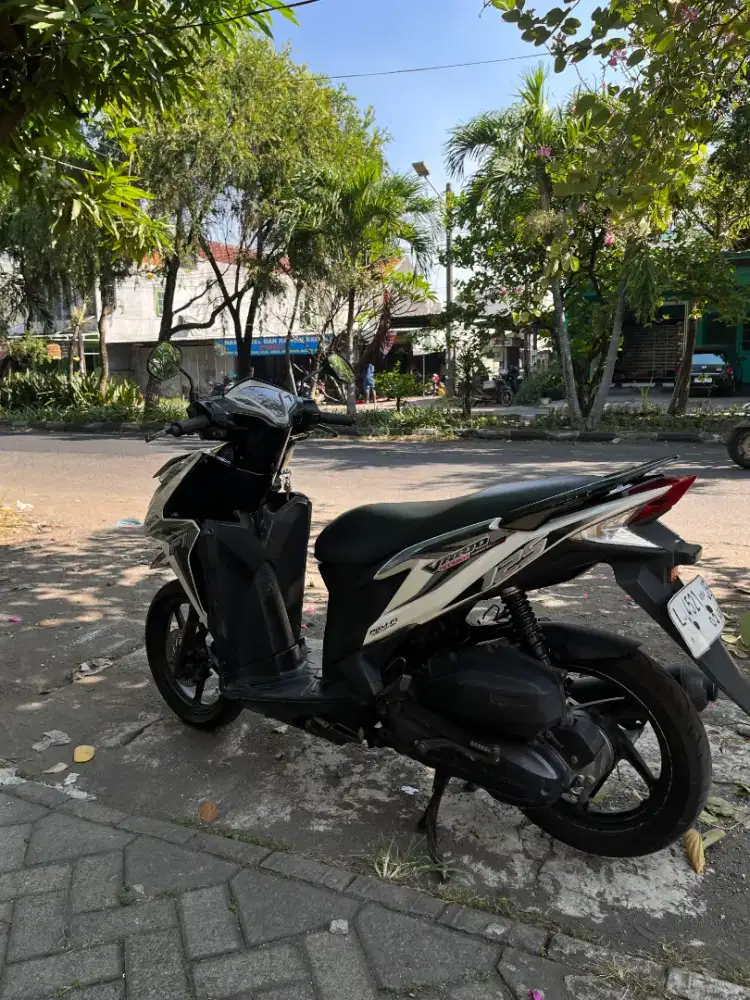 vario  2012 putih