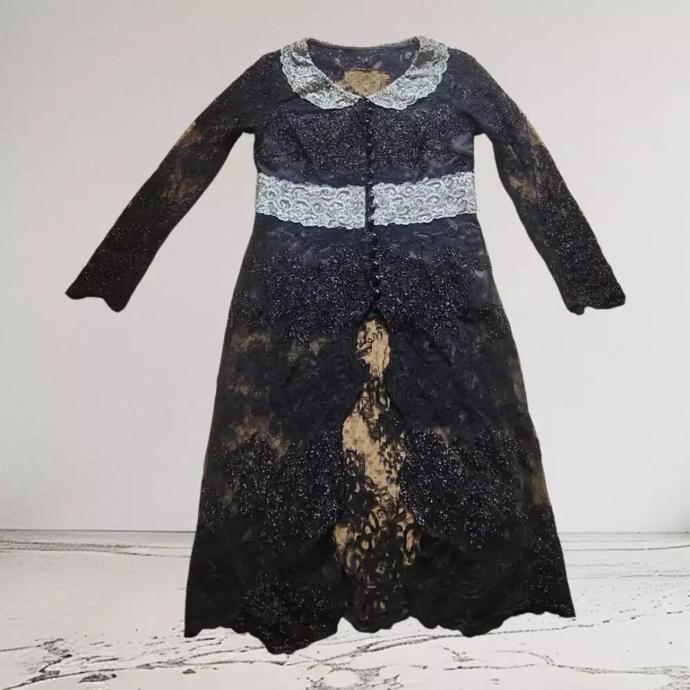 Dress / kebaya hitam