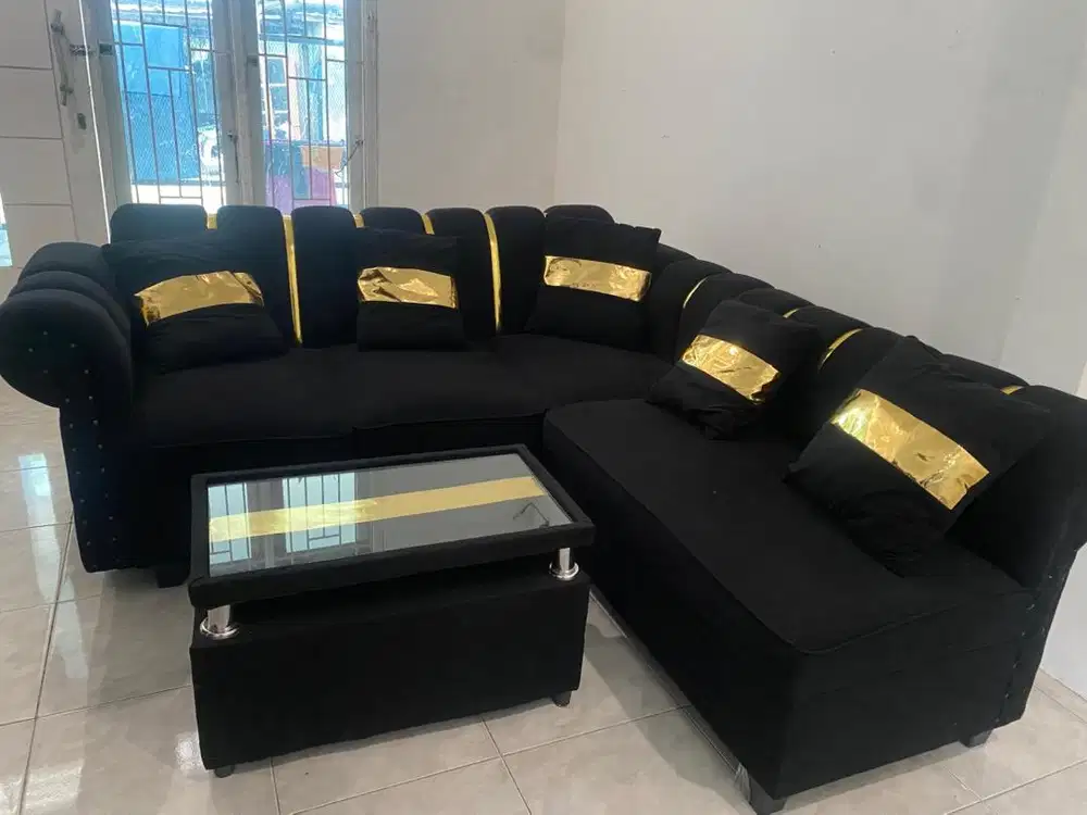 sofa ruang tamu aestetik