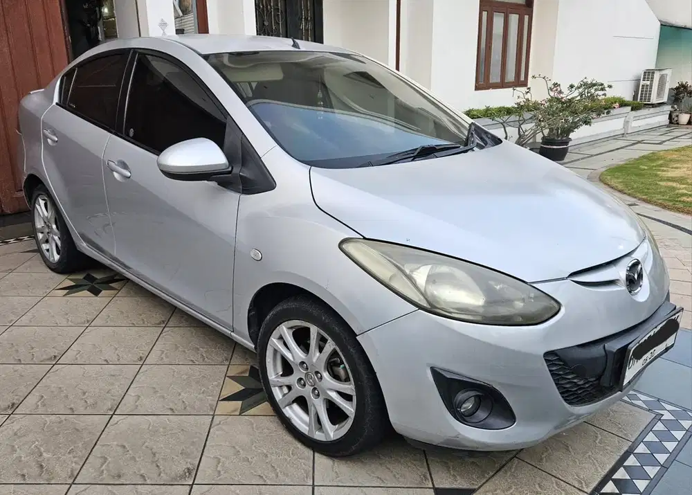 Mazda 2 2010 Bensin