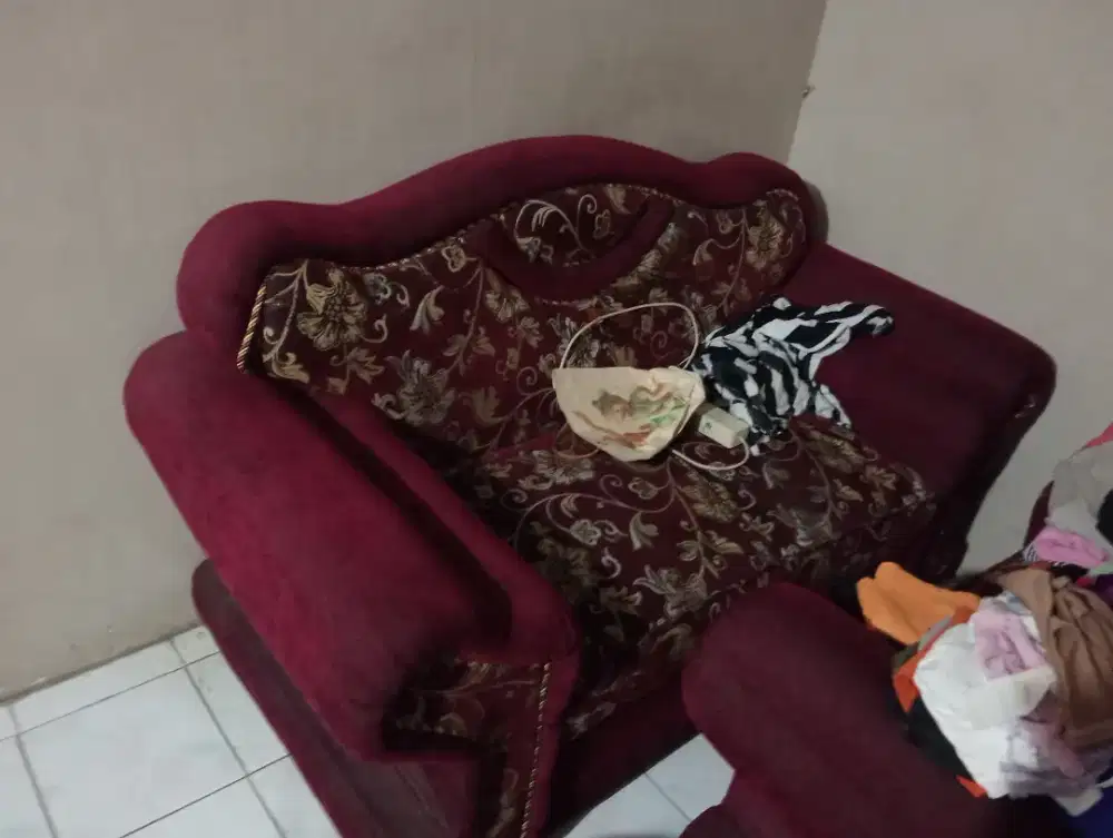 Bismillah jual cepat sofa tempahan,masih bagus dan tebal,