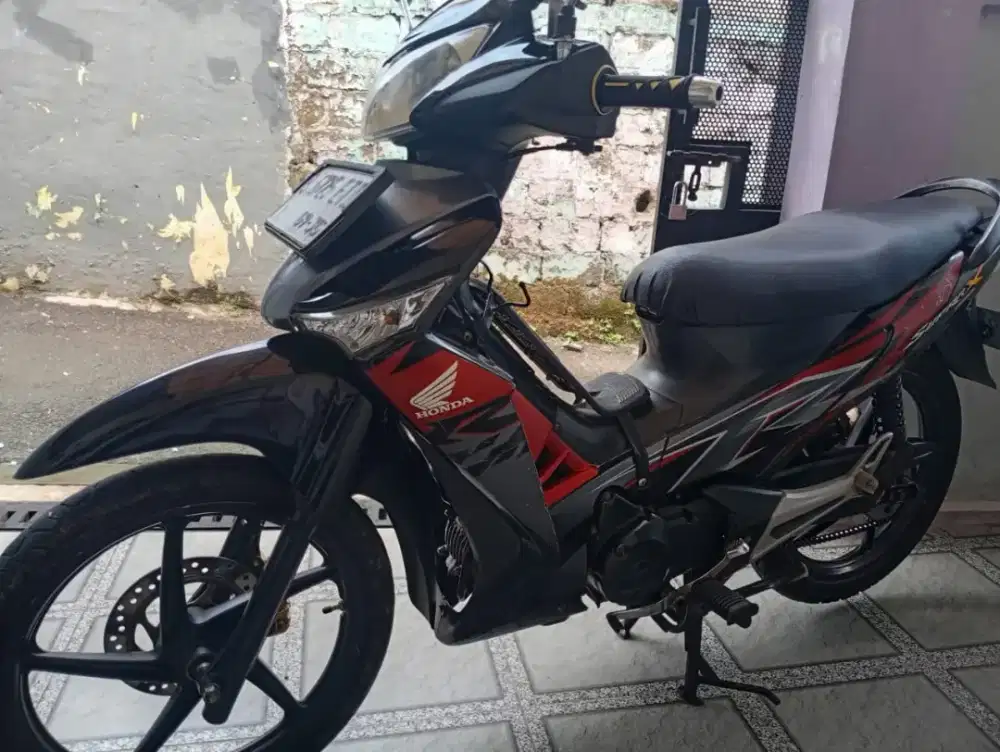 Supra x 125R tahun 2010 Tangan Pertama