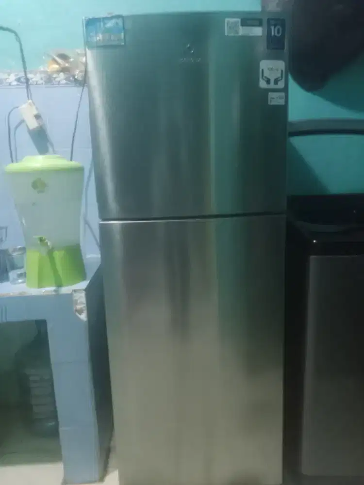 KULKAS MERK Electrolux