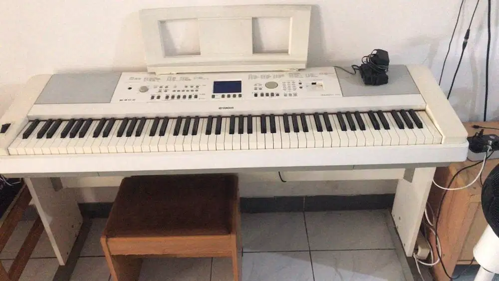 Piano yamaha dgx-650
