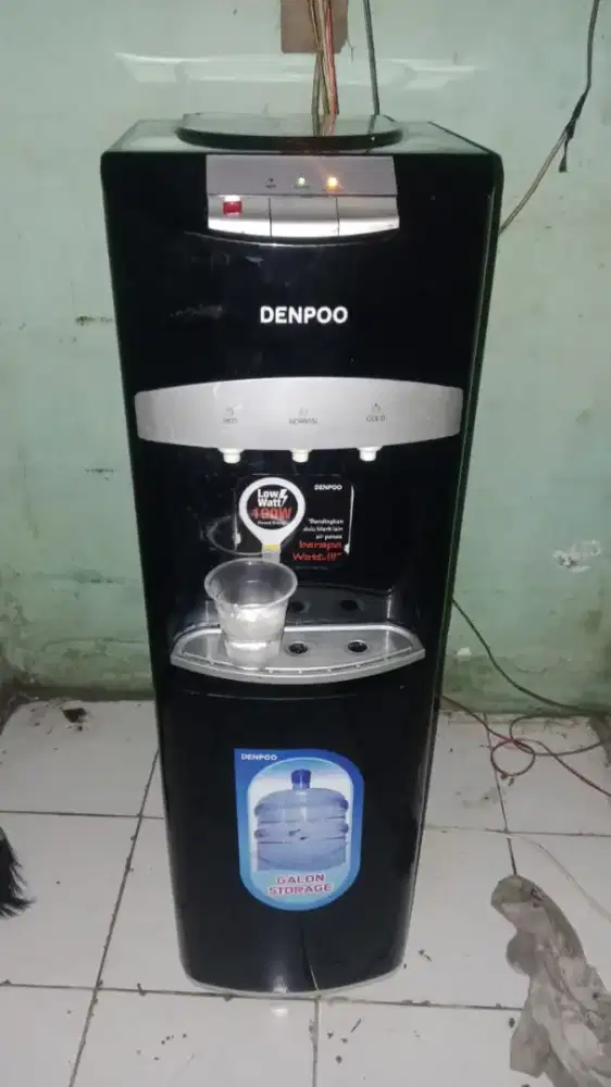 Dispenser galon bawah merk denpoo