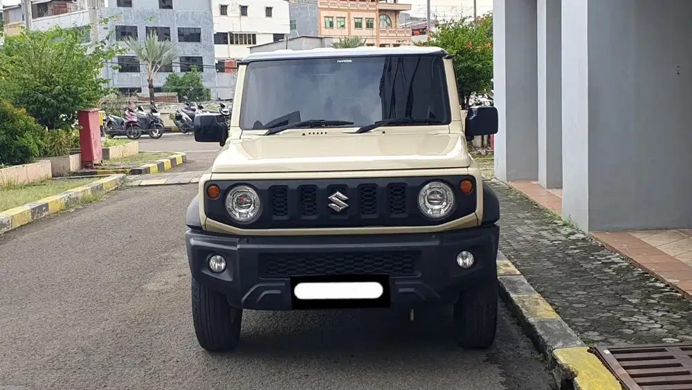 Km 33 rb suzuki jimny 3 door 4x4 matic 2020 coklat