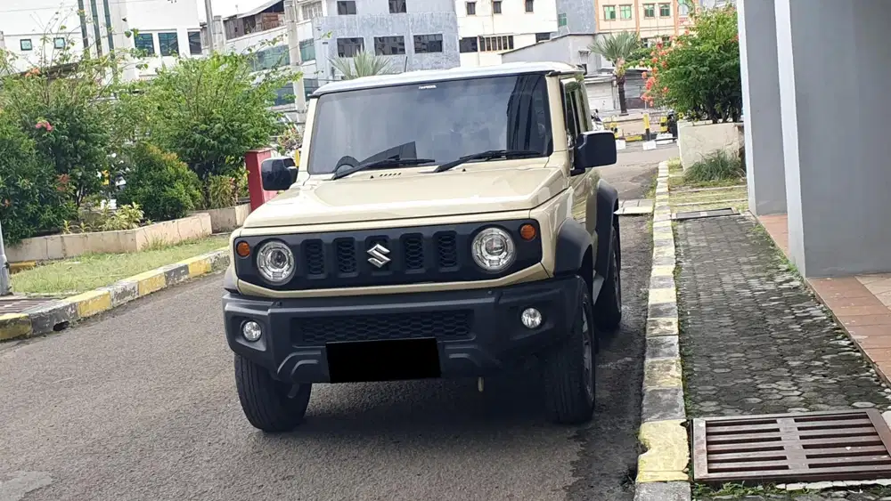 Km 33 rb suzuki jimny 3 door 4x4 matic 2020 coklat