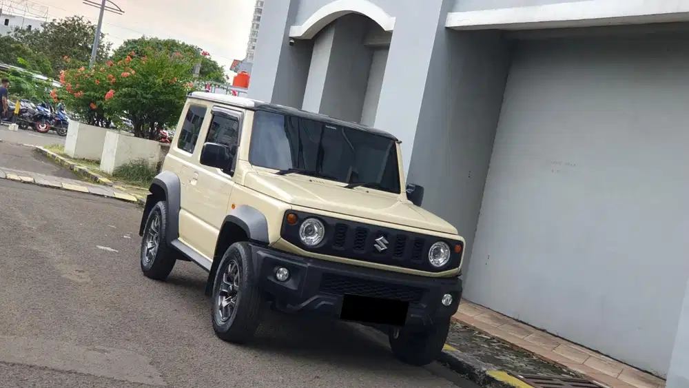 Km 33 rb suzuki jimny 3 door 4x4 matic 2020 coklat