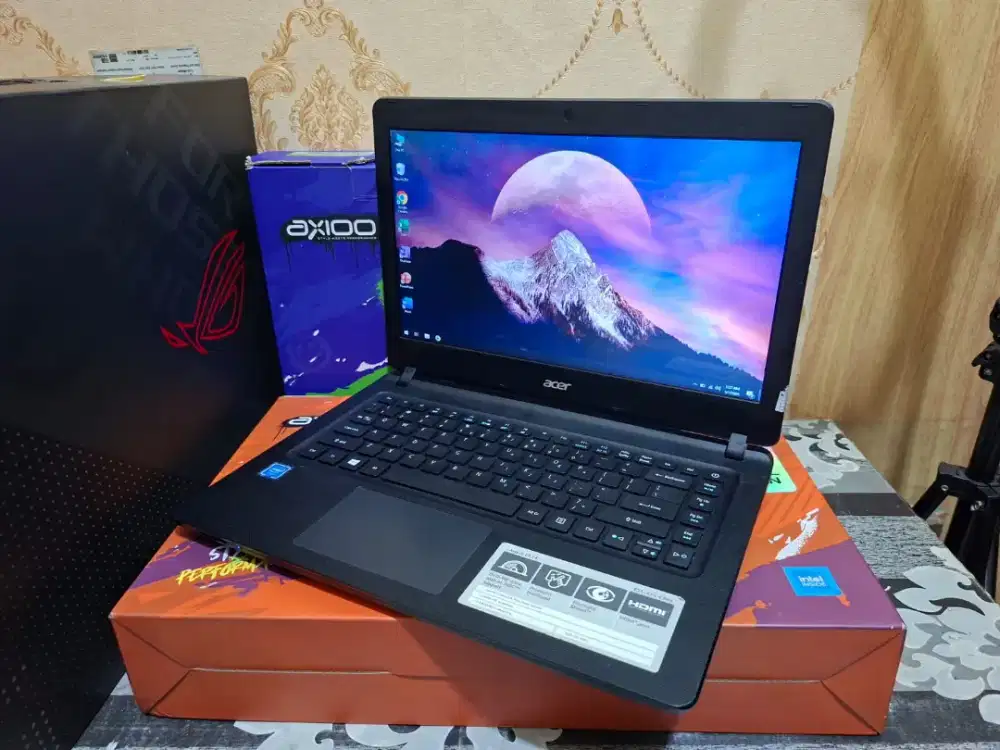 DI JUAL LAPTOP ACER ASPIRE ES1-432 CEL N3350 RAM 4/500GB SIAP PAKAI