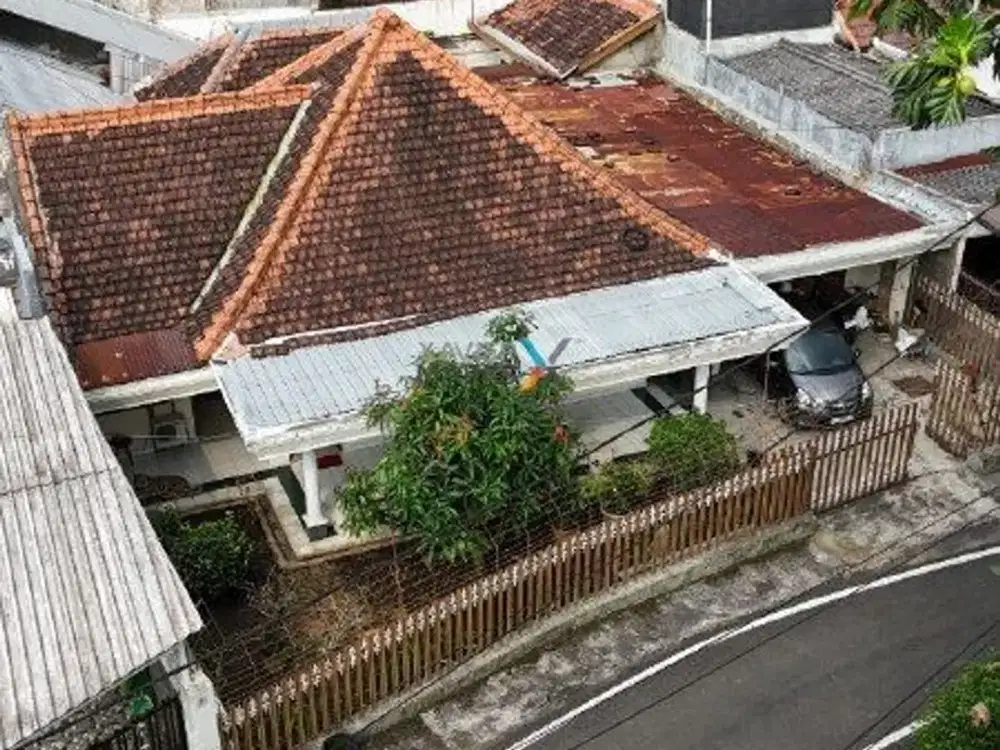 Dijual Rumah Siap Huni dan Terawat di Jalan Buah - buahan, Klojen Malang