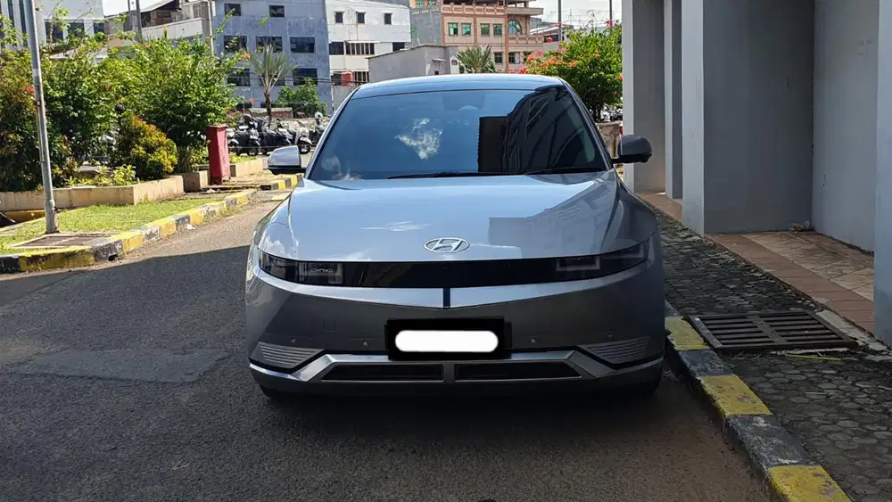 Km17rb hyundai ioniq signature long range 2023 abu