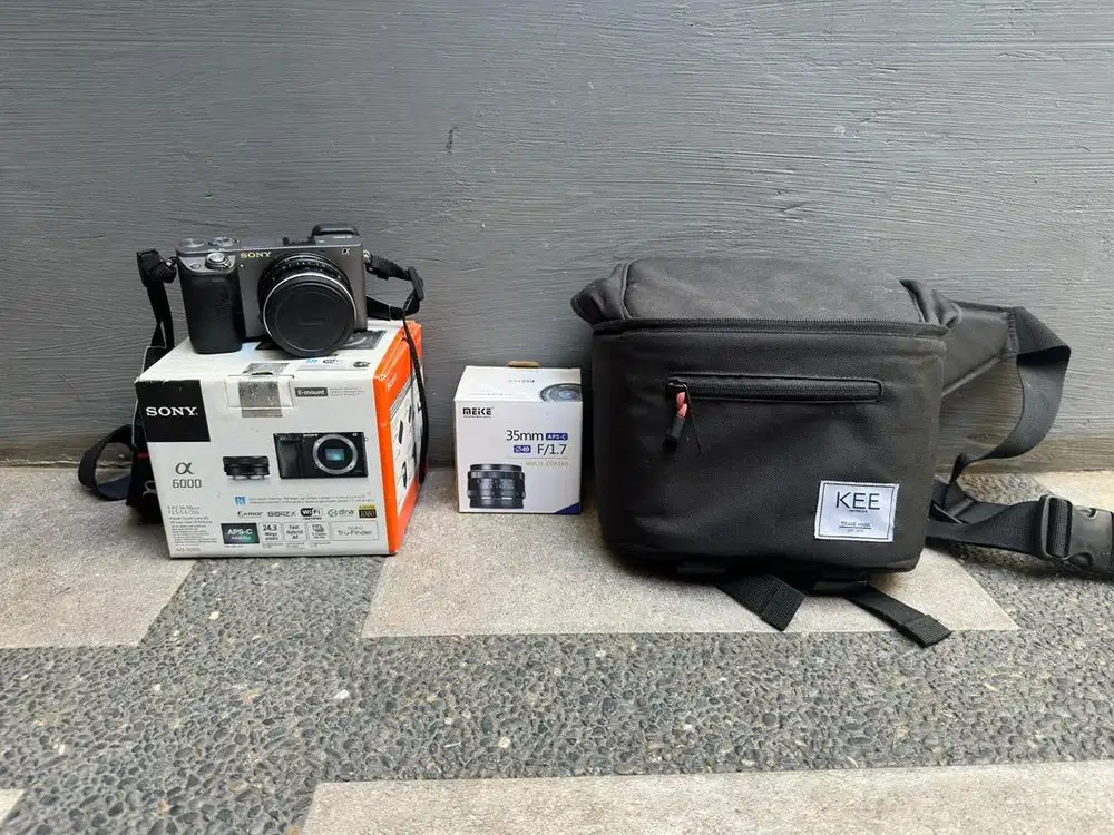Sony A6000 mirrorless + lensa fix meike