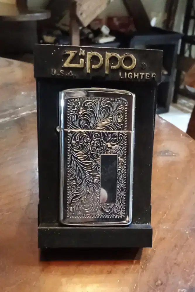 Zippo Slim Venetian Tahun 1999 With Box Original ( New Old Stock )