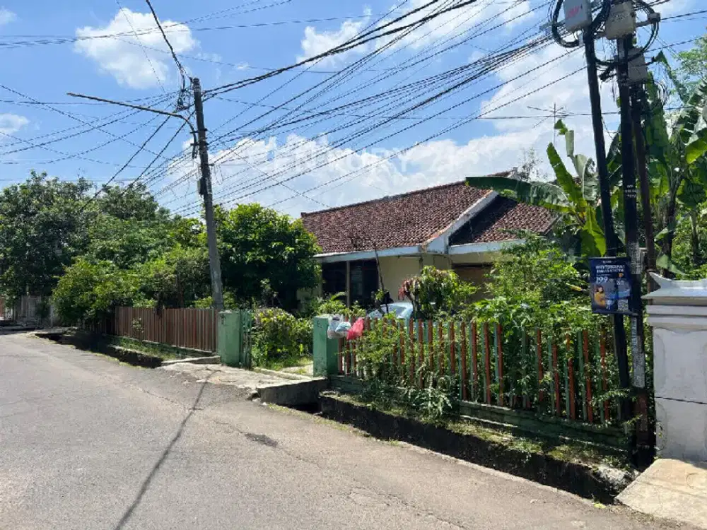 Rumah Asri Hitung Tanah Di Jalan Flamboyan Purwakarta