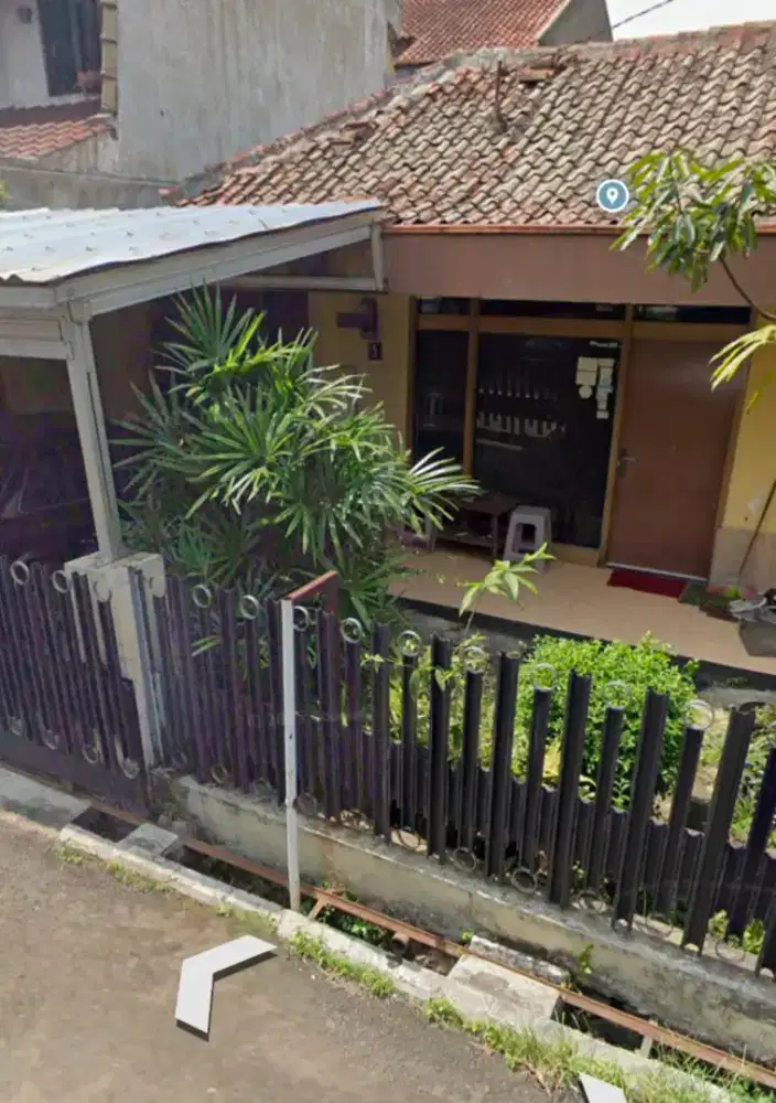 Jual Cepat Rumah di Pusat kota Bandung LT 162 m2 (Butuh Renovasi)