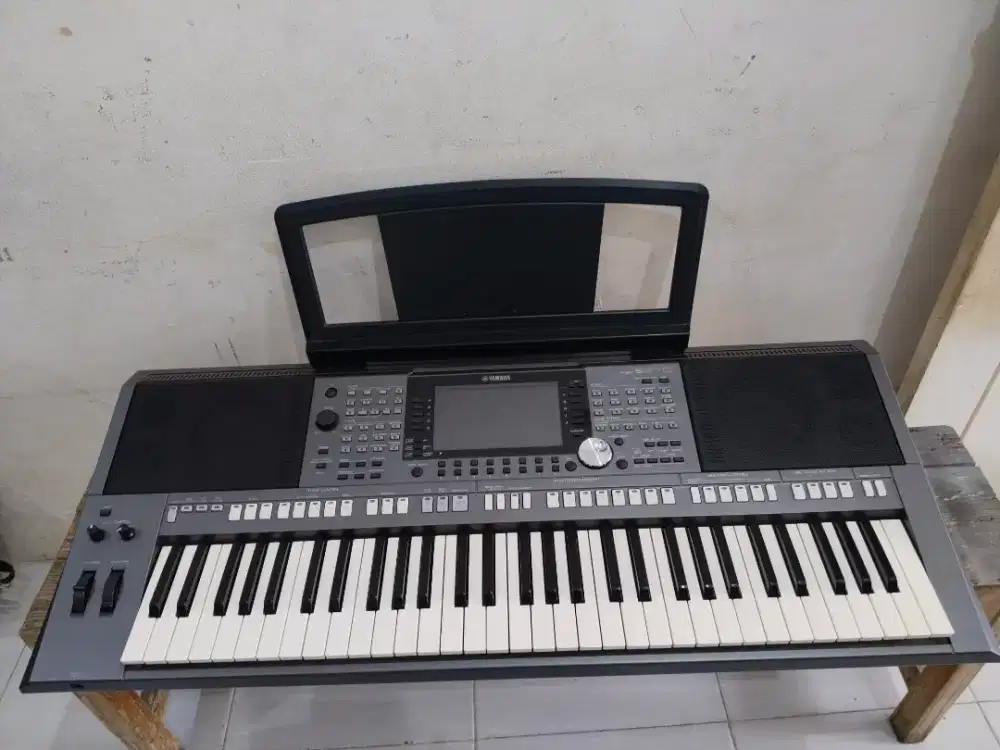 Keyboard yamaha psr s970