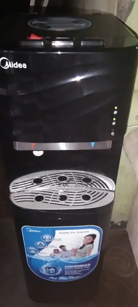 Di jual Dispenser Merk Midea 3 keran mulus dan normal
